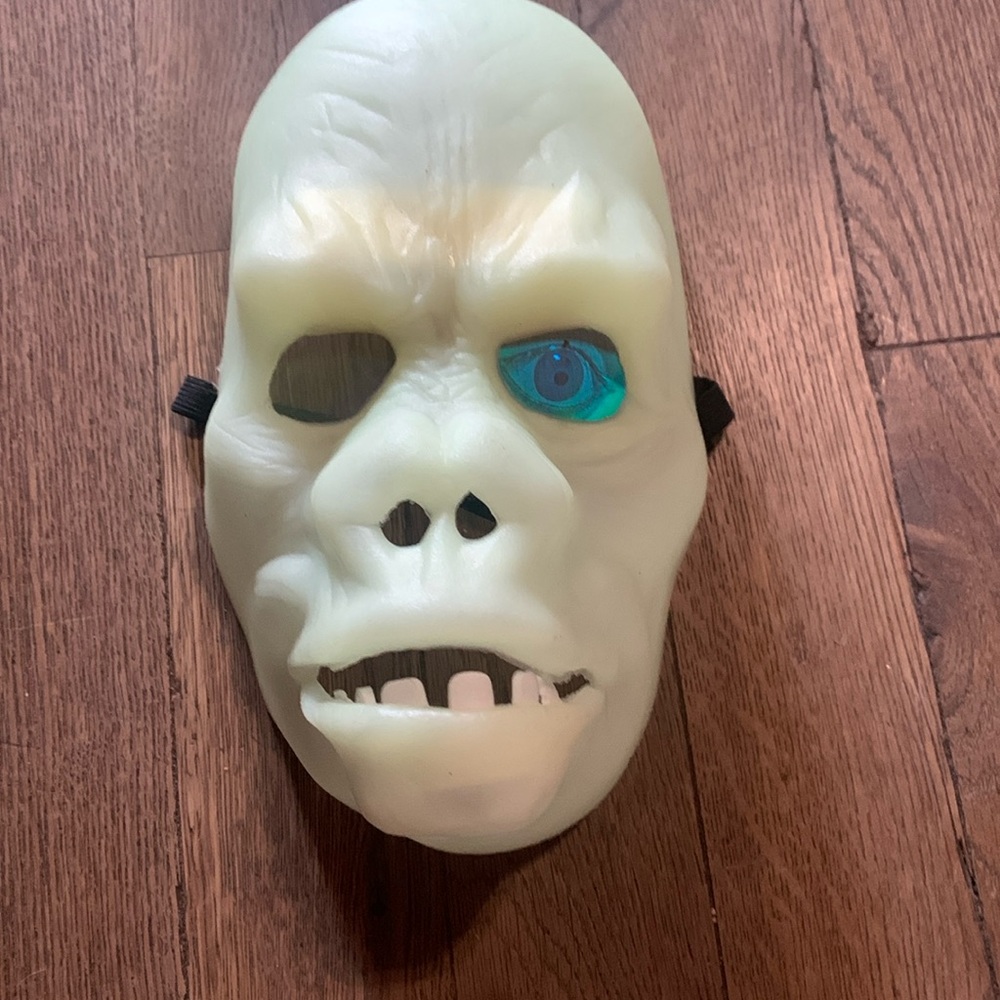 Halloween Mask. AR